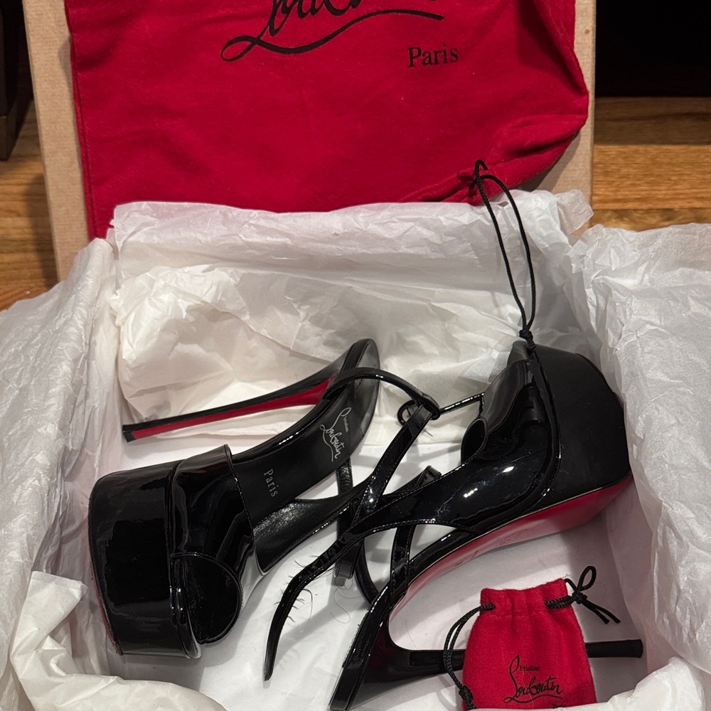 Christian Louboutin So Jenlove Alta 150